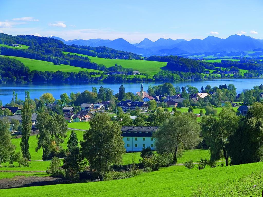 Hotel Landgasthof Altwirt Seeham Exteriör bild