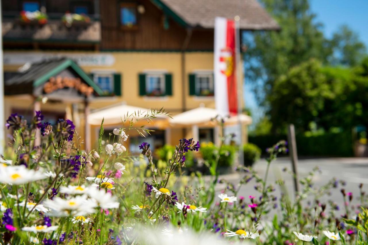 Hotel Landgasthof Altwirt Seeham Exteriör bild