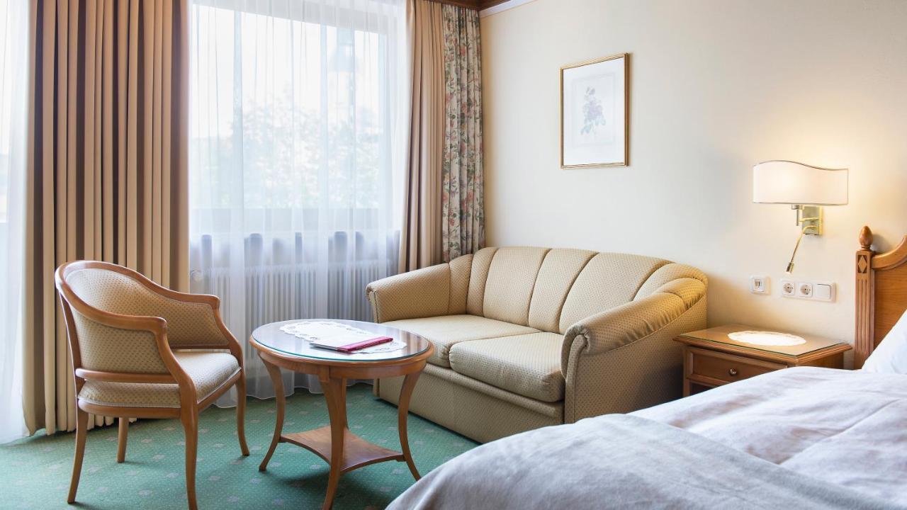 Hotel Landgasthof Altwirt Seeham Exteriör bild